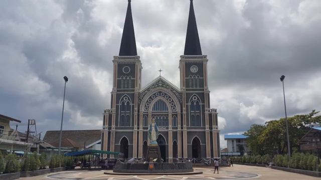 CATHEDRAL OF IMMACULATE CONCEPTION & CHANTABOON OLD TOWN смотреть онлайн