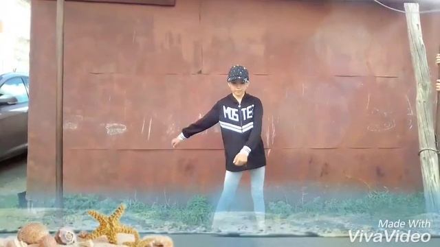 Танцы во дворе!! смотреть онлайн