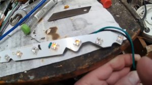 Разбираем  фару.