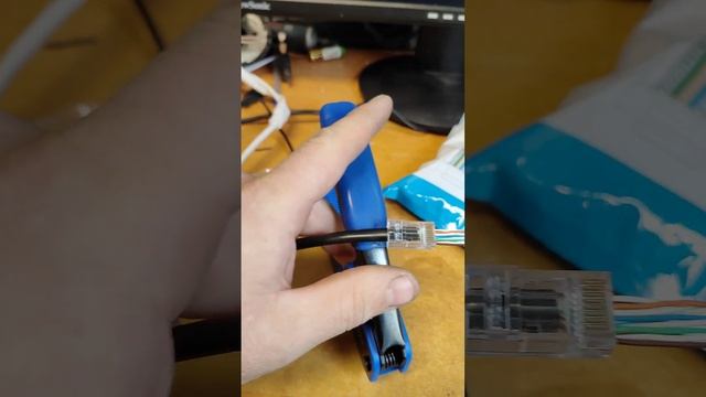 Опрессовка витой пары коннекторами RJ-45 категории 6E