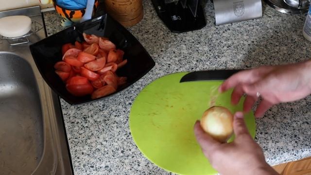 Салат "сентябрьский-традиционный" из помидор, семейный рецепт. смотреть онлайн