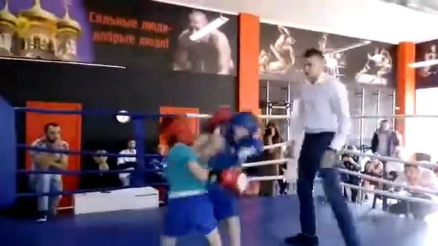 Мои первые соривнование по боксу, победа! смотреть онлайн
