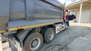 Sitrak / Ситрак C7H самосвал 6x4 HYVA MAN