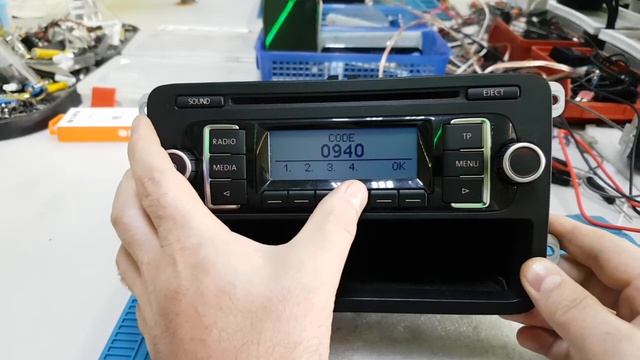 VW RCD 210 enter radio code by Kalaba смотреть онлайн