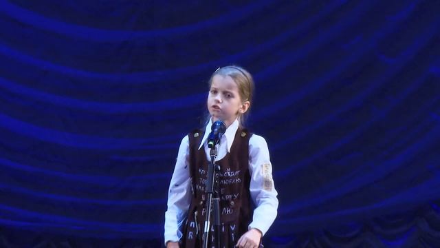 "Монолог старой парты" читает Реутская Ника, 8 лет смотреть онлайн