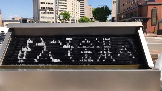 Фонтан часы на ЖД станции в Каназава смотреть онлайн