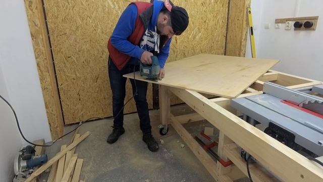 Homemade Table With Built Saw / Workbench