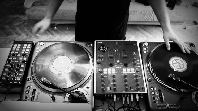 TRAPRTY (Training at home) смотреть онлайн
