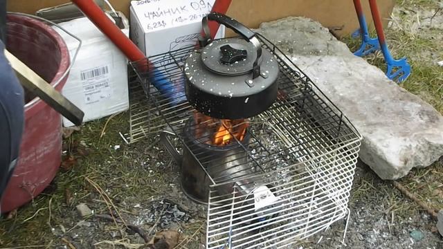 Турбопечка - кипячение мини-чайника на шишках смотреть онлайн