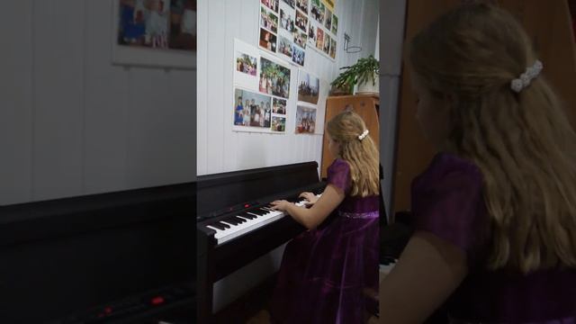 Бережная Диана, 12 лет, (фортепиано) В Купревич "Элегическая серенада" смотреть онлайн