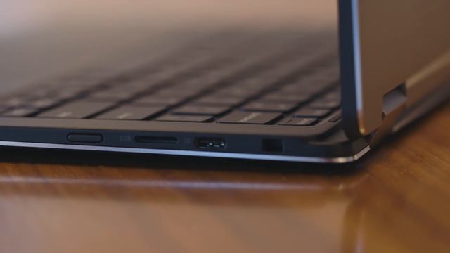 Dell XPS 13 2-in-1 first look смотреть онлайн