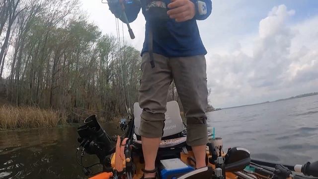 Freshwater Bass Fishing While Testing New Bixpy Kayak Motor смотреть онлайн