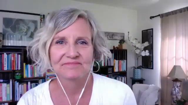 Bouncing Back with Resilience and Grit with Suzanne Taylor! смотреть онлайн