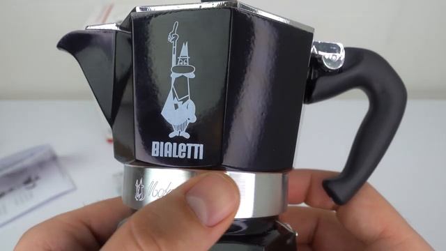 Moka kávovar (koťogo) BIALETTI Moka Express (rozbaľovanie / unboxing) [4K] смотреть онлайн
