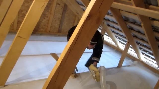 Утепление чердака. Insulating walls, attics. смотреть онлайн