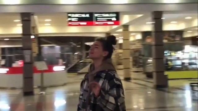 В Челябинске певица Вилена Мурзина спела на вокзале "Половецкие пляски" смотреть онлайн