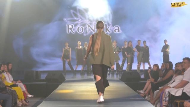 Показ коллекции бренда RoNika Фестиваль моды "Ветер впемени 2022" смотреть онлайн