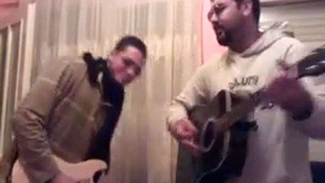Emrah Akar - Alper Koç blues-arabesk cover смотреть онлайн