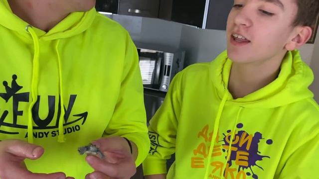 КАКВО ИМА В АКВАРИУМА CHALLENGE | WHAT'S IN THE BOX UNDERWATER смотреть онлайн