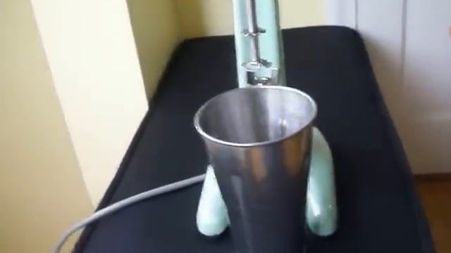 1940s-1950s Hamilton Beach Model 30 Milkshake Mixer for SALE! смотреть онлайн