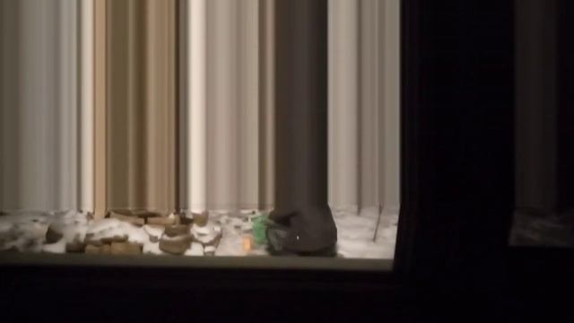 Готовимся запускать фейерверки в Новогоднюю ночь (встреча 2022 Нового года). смотреть онлайн