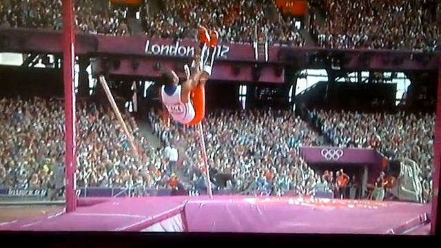 London 2012 Pole Vault Accident смотреть онлайн