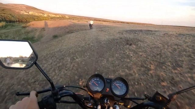 ПОЕХАЛИ на РЕЧКУ на МОПЕДАХ АЛЬФА с ДРУЗЬЯМИ - Приехали на рыбалку на Мотоциклах. смотреть онлайн