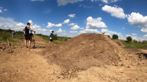 Как построить Дёрт парк с нуля для мтб и бмх | Новые трамплины #2