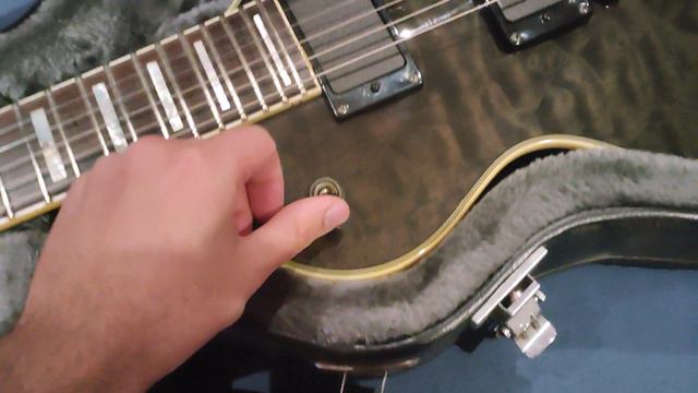 (SOLD) 2014 Epiphone Les Paul Custom Prophecy Plus w/OHSC смотреть онлайн