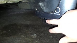 Рено Дастер.1.6 4#4 Установка самодельных брызговиков