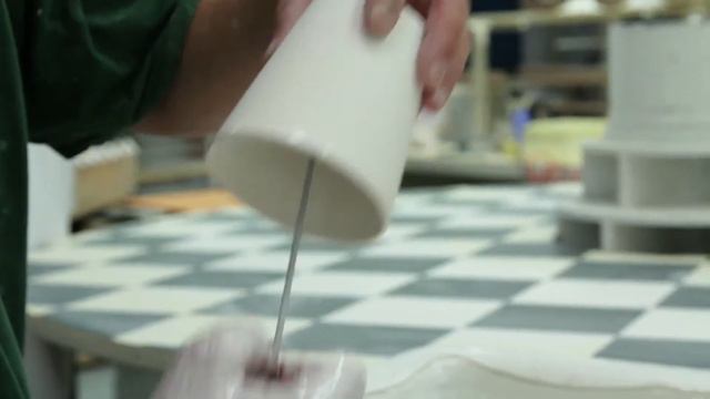 Fabrication artisanale des bougies de Luxe Rose et Marius смотреть онлайн