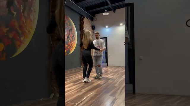 #бачата Урок Поворот партнерши | Обратный | Папито | Ронте | Накидка | Поворот партнера | Обманка смотреть онлайн