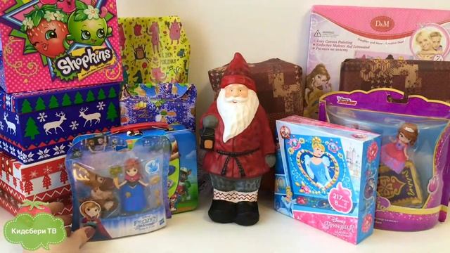 ??Новогодние Подарки под Елкой / Opening New Year Presents смотреть онлайн
