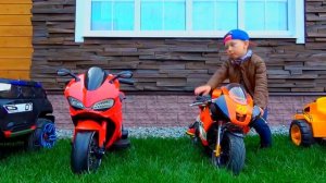 Сеня показывает ОГРОМНУЮ Коллекцию Детских Машинок! Трактор, Полицейская Машинка, мини Байк!