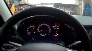 Lada Vesta как открыть с ключом.