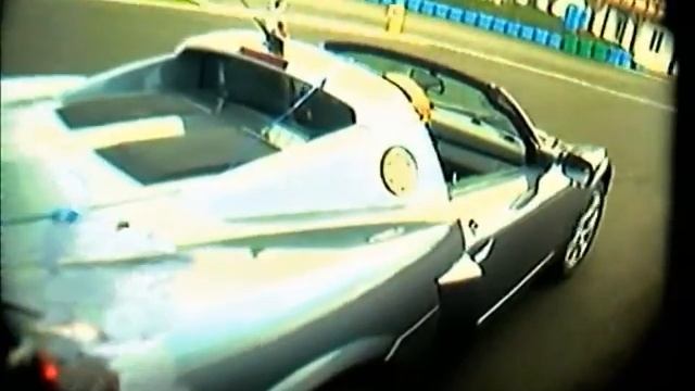 Opel Speedster Turbo Circuit Dreux avec les commentaires de Jacques Laffite смотреть онлайн