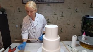 Укрепление и сборка многоярусного торта