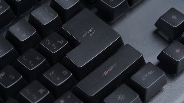 ThunderX3 TK40 - добротная клава для новичка с гибридными свитчами смотреть онлайн