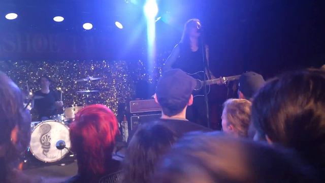 Ache With Me - Laura Jane Grace and the Devouring Mothers (Live Toronto 2019) смотреть онлайн
