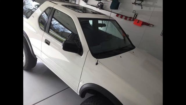Isuzu Amigo смотреть онлайн