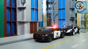 Мультик про Машинки. Полицейские машинки, Красная машинка и Игрушки. Манкиту