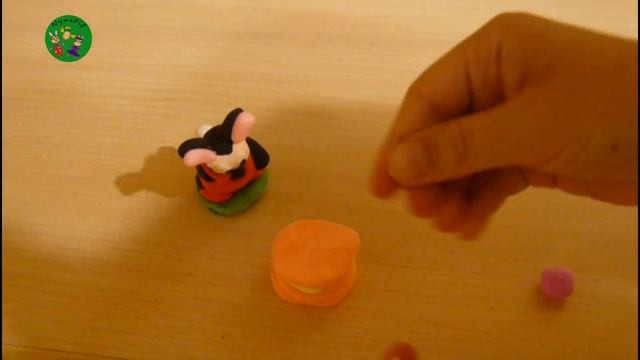 Как слепить из воздушного пластилина торт, и пригласить друзей на чаепитие.?.?????? смотреть онлайн