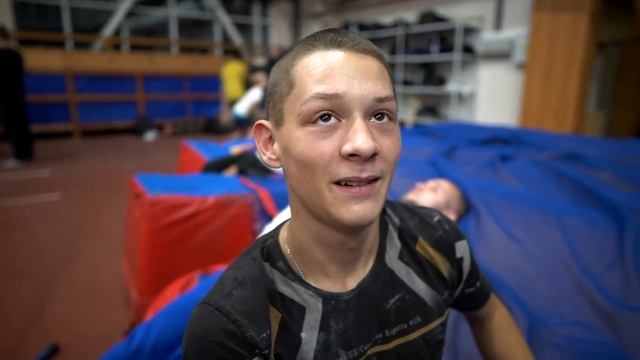 ЗАСТАВЛЯЮ ДАНЮ СДЕЛАТЬ ДВУХУ/ТАЩИМ ВСЕЙ ТИМОЙ смотреть онлайн