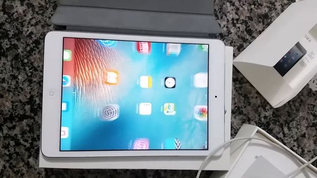 iPad Mini 1 Wifi 16GB Branco + Cover Original смотреть онлайн