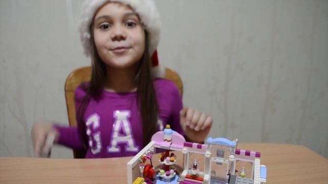 Николь распаковывает Lego Frends Подарок от Деда Мороза смотреть онлайн