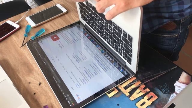 Sửa Macbook lấy nhanh tại Vinh | iFix - Macbook Pro A1502 EMC 2835 lỗi không lên hình & loa rè смотреть онлайн