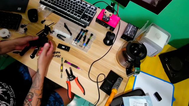 E88 Pro Drone - Propeller replacement THIS IS NOT A TUTORIAL VIDEO смотреть онлайн