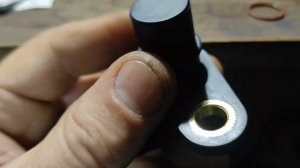 подтекает датчик распредвала, датчик фаз ланос, авео, нексия, опель