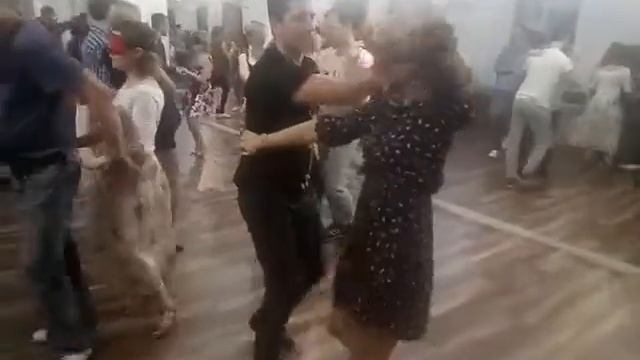 Бачата с закрытими глазами. смотреть онлайн