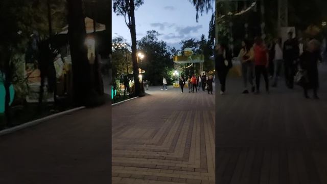 Сочи. Парк Ривьера вечером. смотреть онлайн